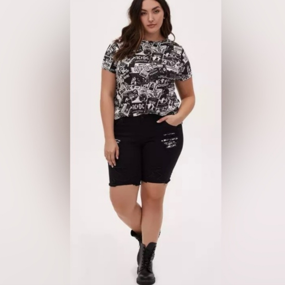AC⚡️DC Women's Black Distressed Denim Shorts Size 20